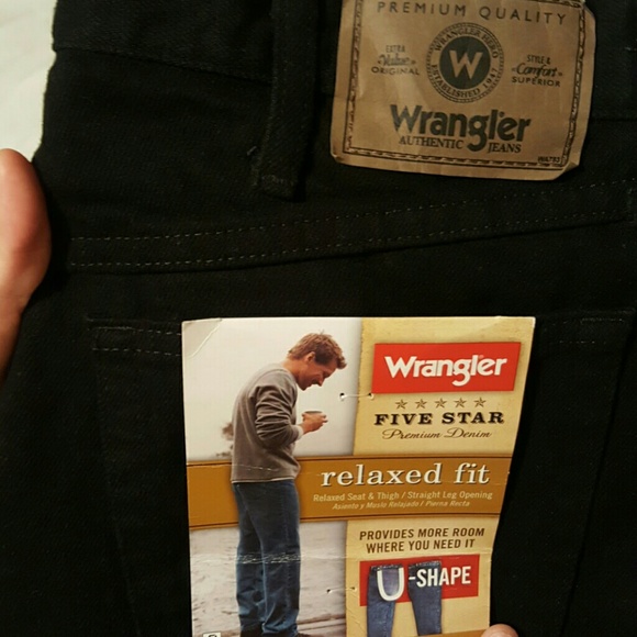 Wrangler relaxed fit 34x 32 - Picture 2 of 4